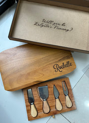 Cheeseboard with Knives Set