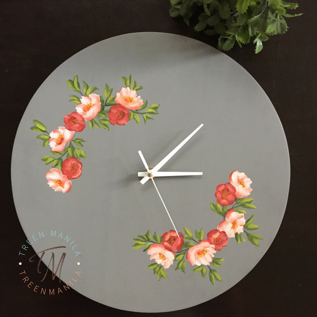 Bella Pallet Clock